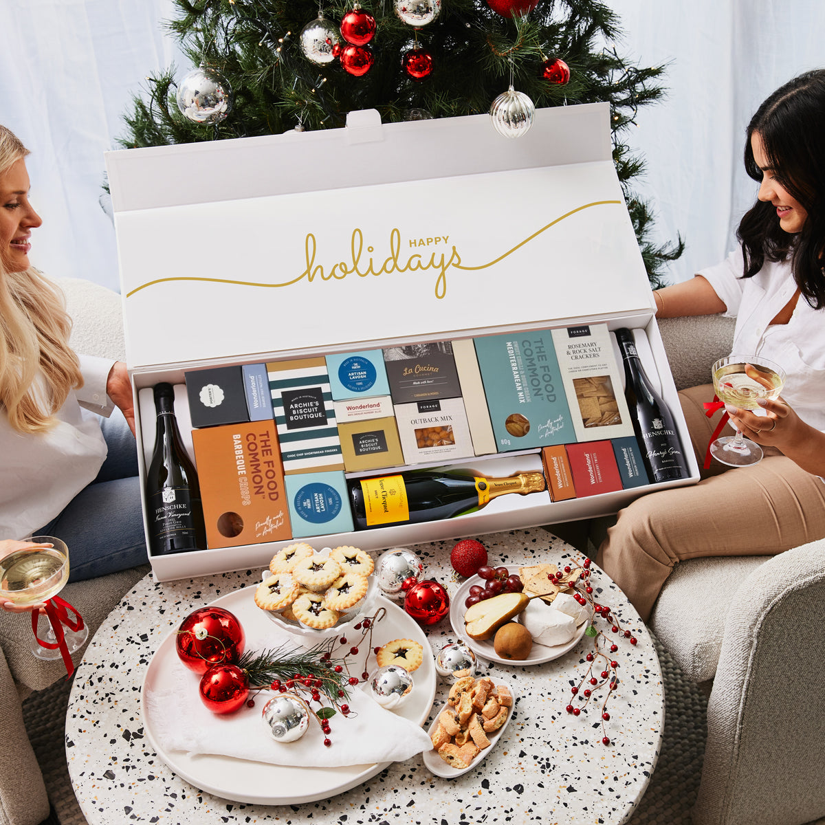 luxury Christmas hamper, Hugo Montara Shiraz, festive treats