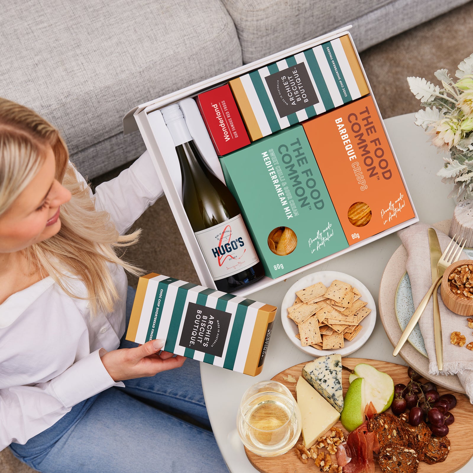 White Wine & Foodie Hamper